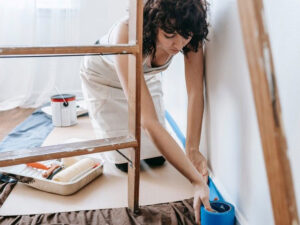 Panduan Lengkap Cara Pasang Wallpaper Dinding Rumah