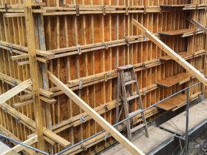 Bekisting Rumah: Pengertian, Jenis, Material, dan Proses Pasang