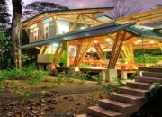 Rumah Bambu Modern, Harmoni Tradisi & Keindahan Kontemporer