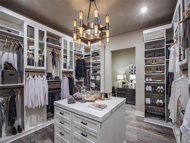lemari walk-in closet